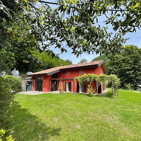 Ostello Casa Rossa Laveno-Mombello Exteriör bild