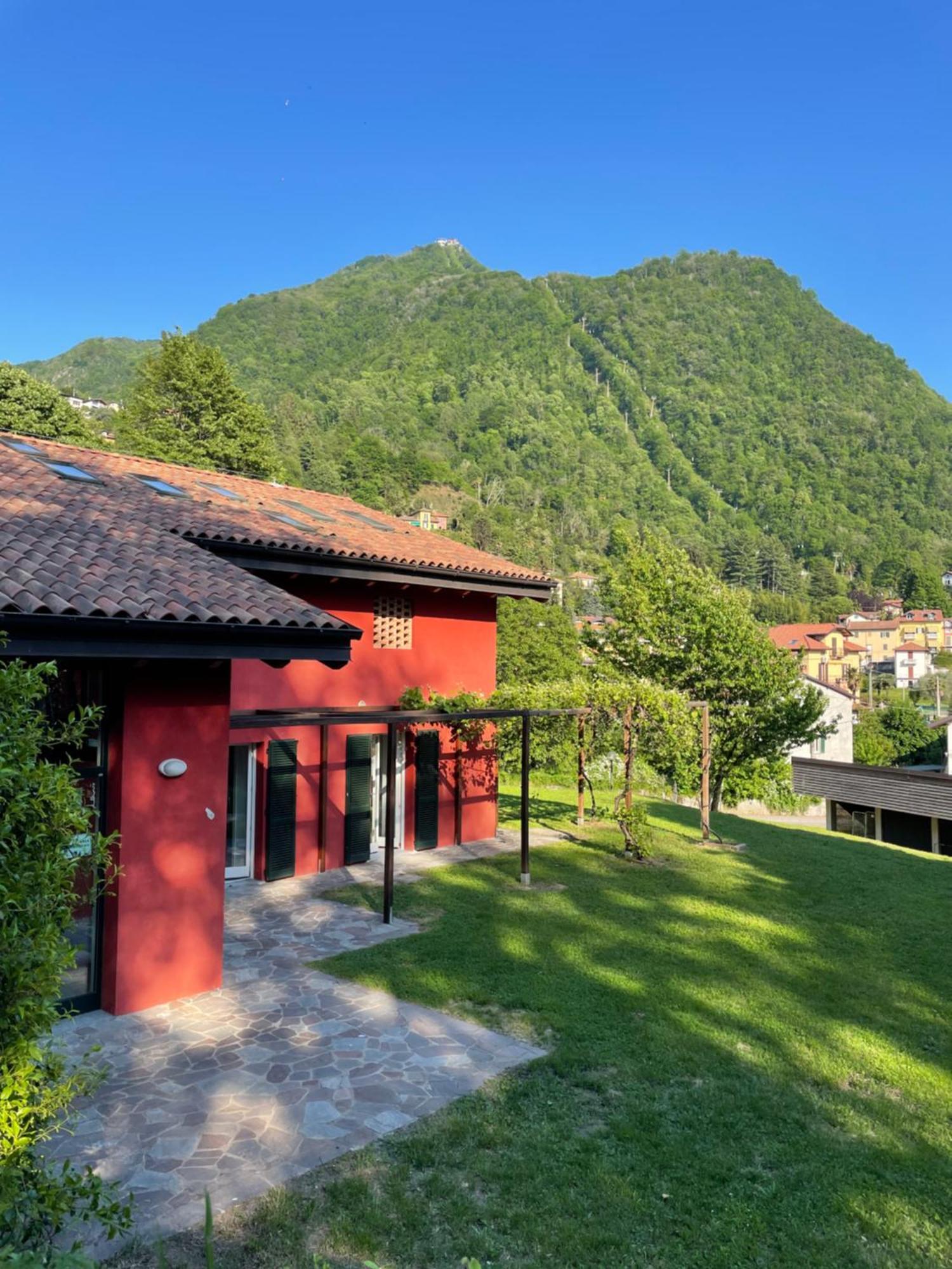 Ostello Casa Rossa Laveno-Mombello Exteriör bild