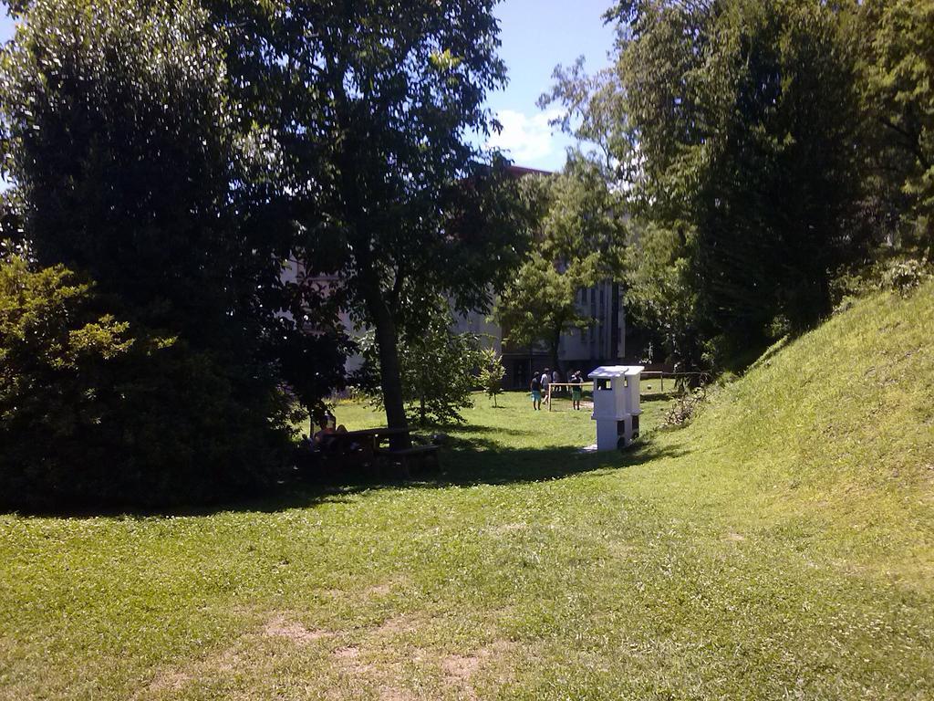 Ostello Casa Rossa Laveno-Mombello Exteriör bild
